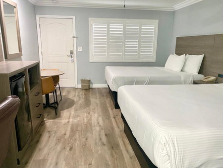 Lone Oak Lodge, Monterey, United States