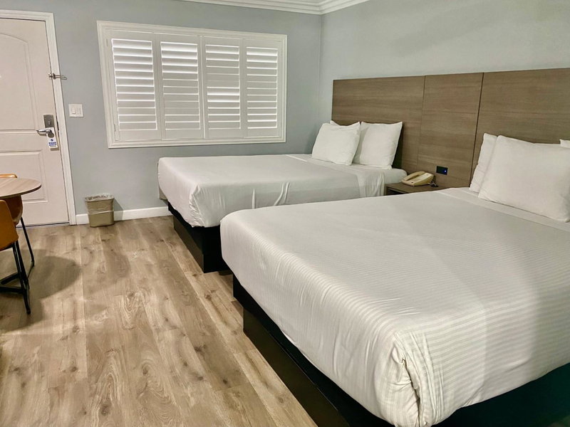 Lone Oak Lodge, Monterey, United States