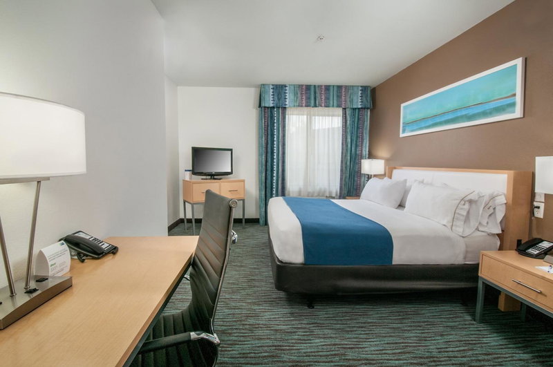 Holiday Inn Express Hotel & Suites San Antonio - Rivercenter Area by IHG, San Antonio, United States
