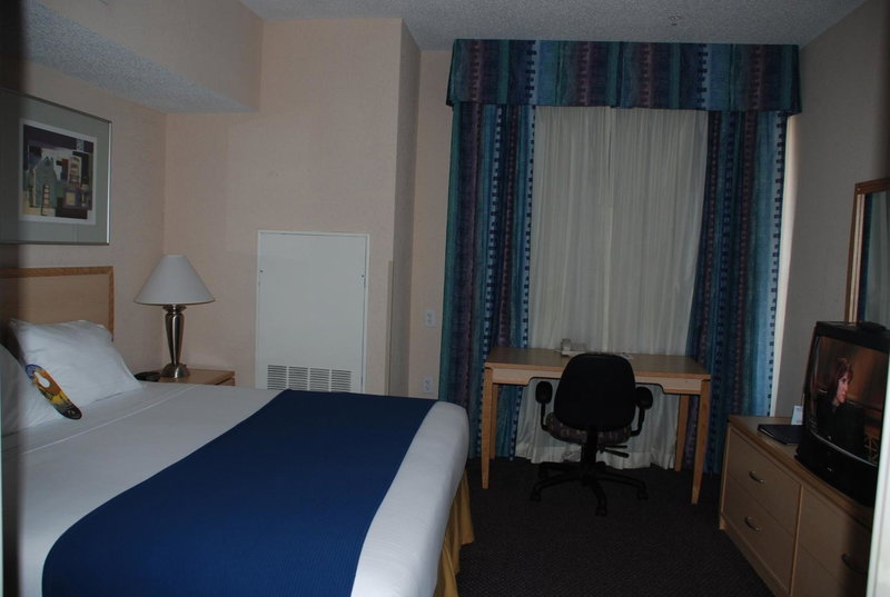 Holiday Inn Express Hotel & Suites San Antonio - Rivercenter Area by IHG, San Antonio, United States
