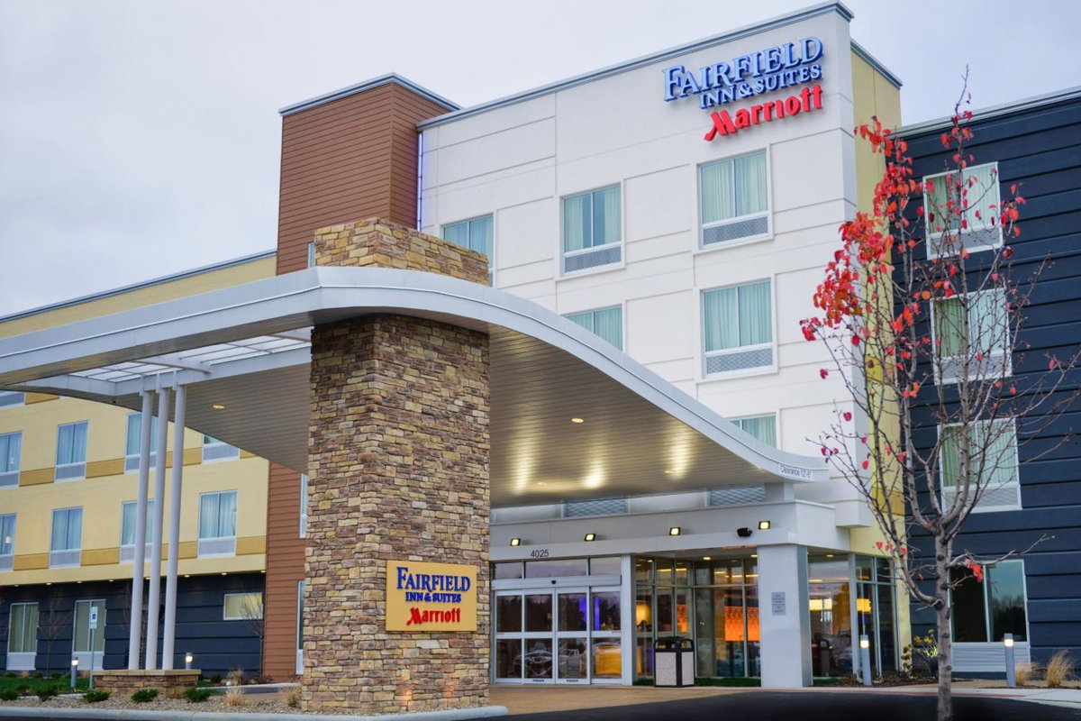Hotel · Fairfield Inn and Suites Canton South, Canton
