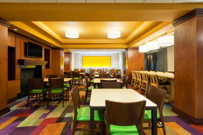 Fairfield Inn & Suites Louisville Downtown, Louisville, United States