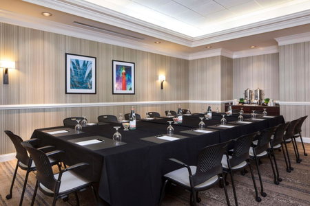DoubleTree by Hilton Hotel Jacksonville Riverfront, Jacksonville, United States