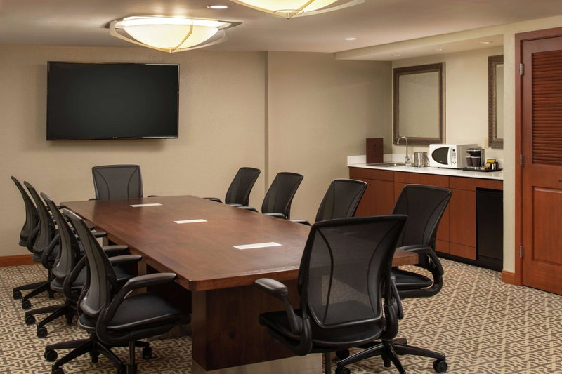DoubleTree Suites by Hilton Seattle Airport/Southcenter, Tukwila, United States