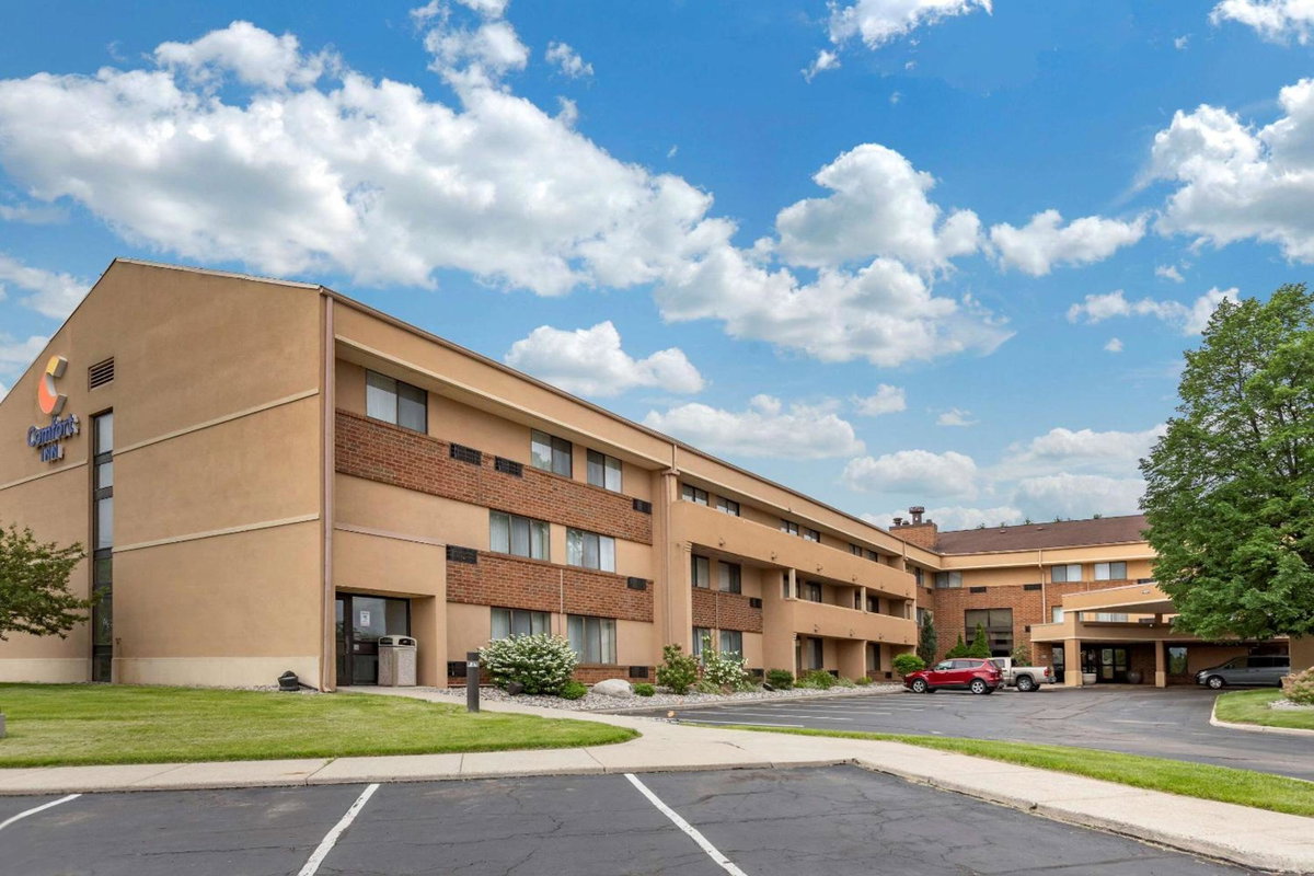 Hotel · Comfort Inn Lansing West, Lansing