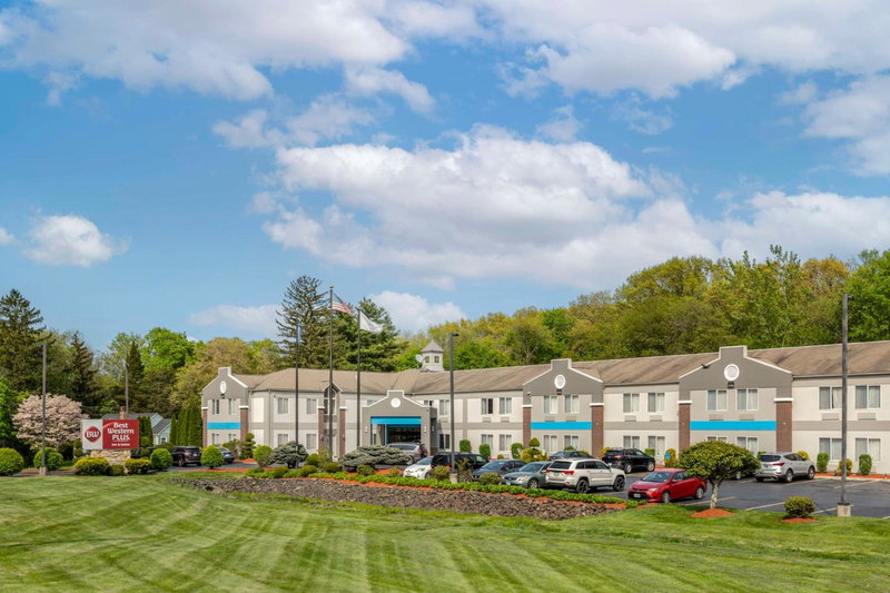 Best Western Plus New England Inn & Suites, Berlin, United States