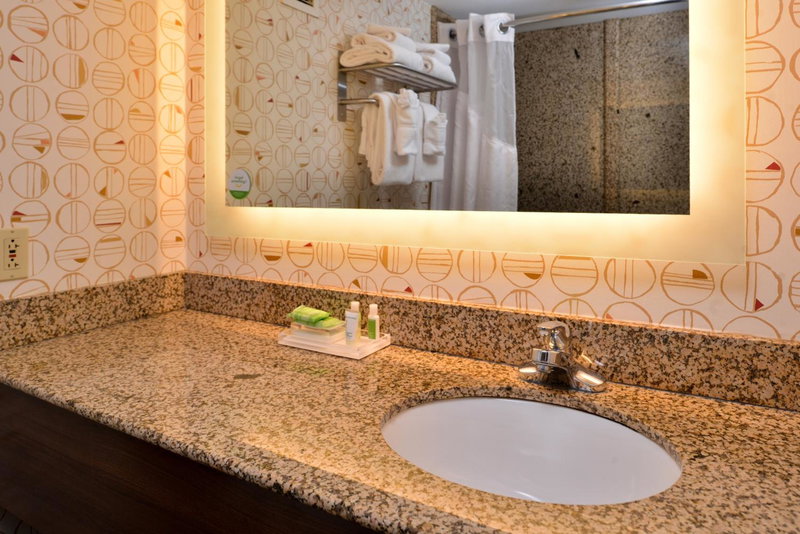 Holiday Inn Hotel & Suites Rochester - Marketplace by IHG, Rochester, United States