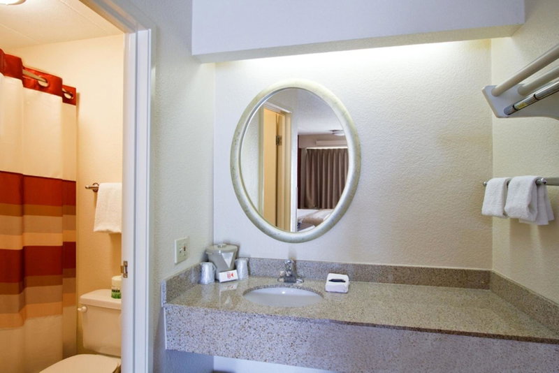 Red Roof Inn Canton, Canton, United States