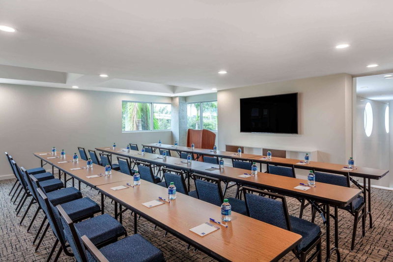 Maritime Hotel Fort Lauderdale Airport & Cruiseport, Fort Lauderdale, United States