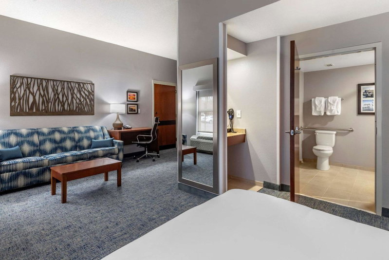Comfort Suites near Birkdale Village- Huntersville, Huntersville, United States