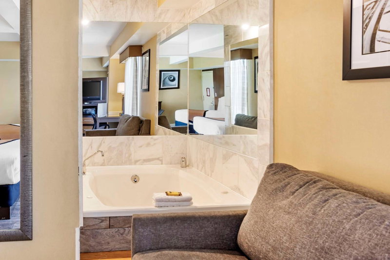 Aiden by Best Western Newark Airport, Newark, United States
