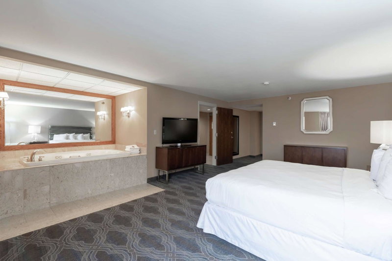 DoubleTree by Hilton Bloomington Minneapolis South, Bloomington, United States