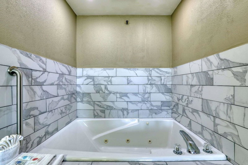 Comfort Suites Madison West - Middleton, Madison, United States