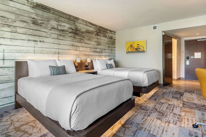 DoubleTree by Hilton Charleston Riverview, Charleston, United States