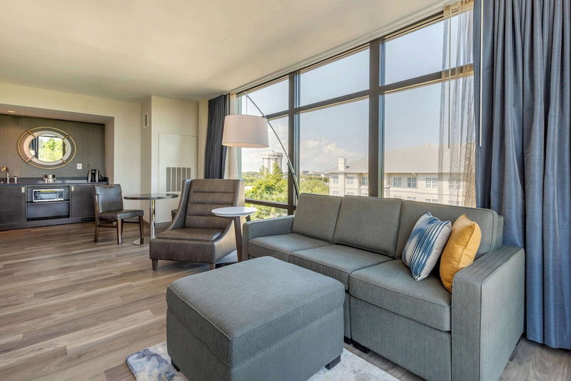 DoubleTree by Hilton Charleston Riverview, Charleston, United States