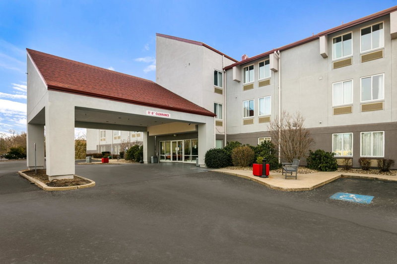 Red Roof Inn PLUS+ Boston - Logan, Saugus, United States