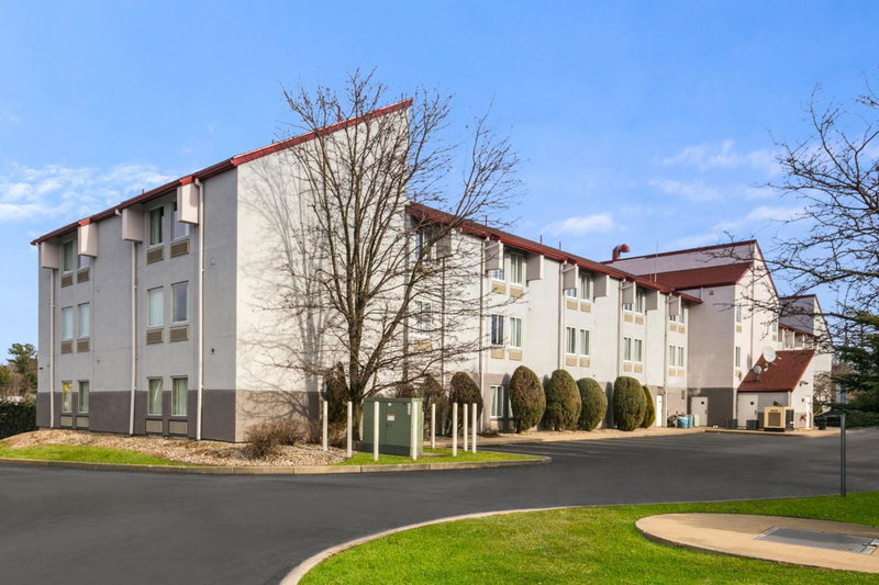Red Roof Inn PLUS+ Boston - Logan, Saugus, United States
