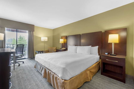 Best Western Plus Plaza by the Green, Kent, United States