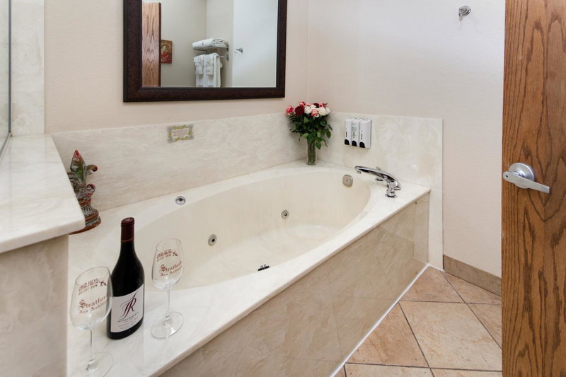 Stratford Inn, Ashland, United States