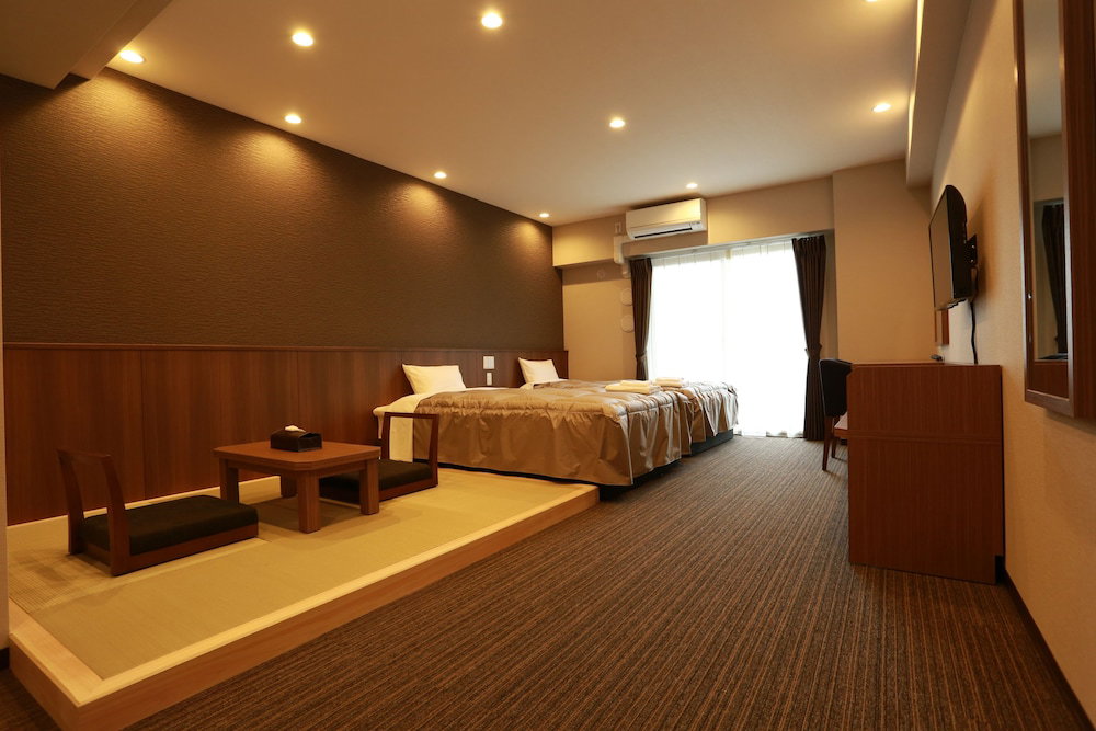 The Base Sakaihigashi Apartment Hotel, Япония