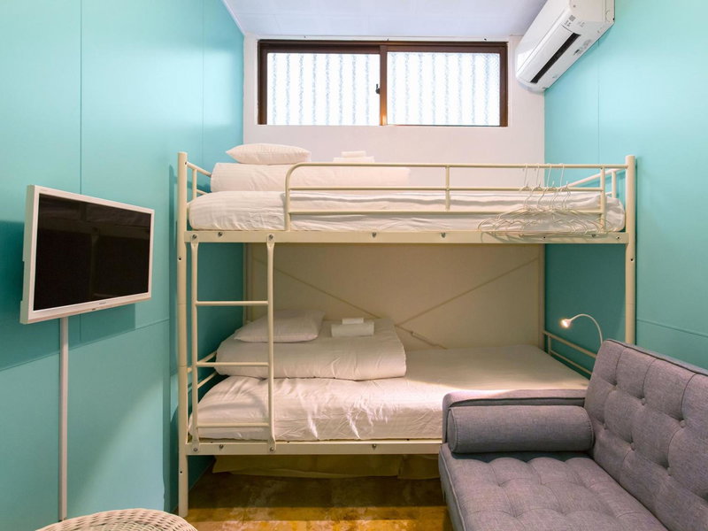 Seawall Hostel, Chatan, Japan