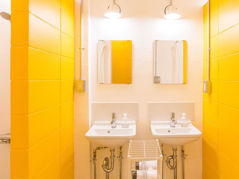 Seawall Hostel, Chatan, Japan