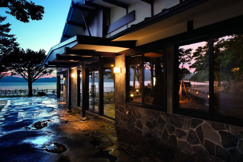 Lakeside Villa Suimeikaku, Chitose, Japan