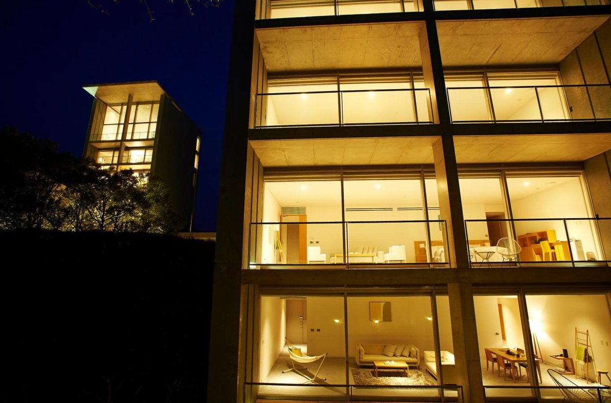SETOUCHI RETREAT AONAGI by Onko Chishin, Japon