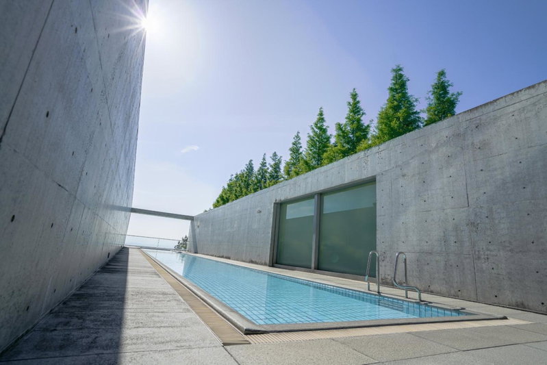 SETOUCHI RETREAT AONAGI by Onko Chishin, Matsuyama, Japan