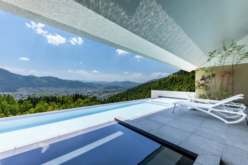 Enowa, Yufu, Japan