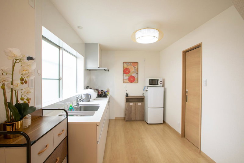 Tsukiyume Kan - Entire Private House, Free Parking, 10min USJ & Tennoji, Airport Direct Train, Family Group Sleeps 8, 和モダン貸切一軒家 ユニバーサルスタジオ, Osaka, Japan