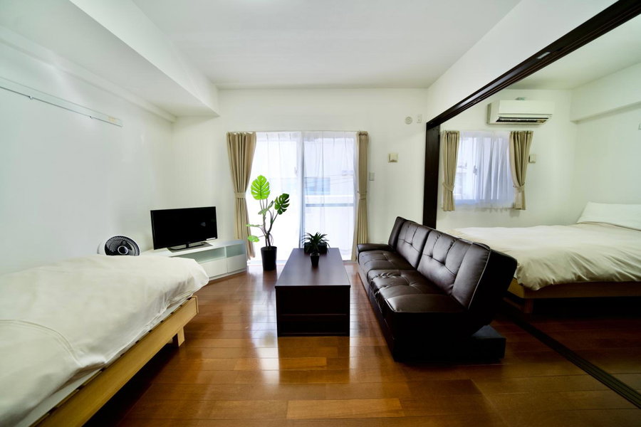 Villa Izumizaki, Naha, Japan