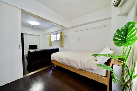 Villa Izumizaki, Naha, Japan
