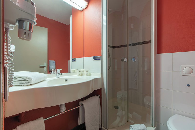 ACE Hôtel Châteauroux Déols, Deols, France