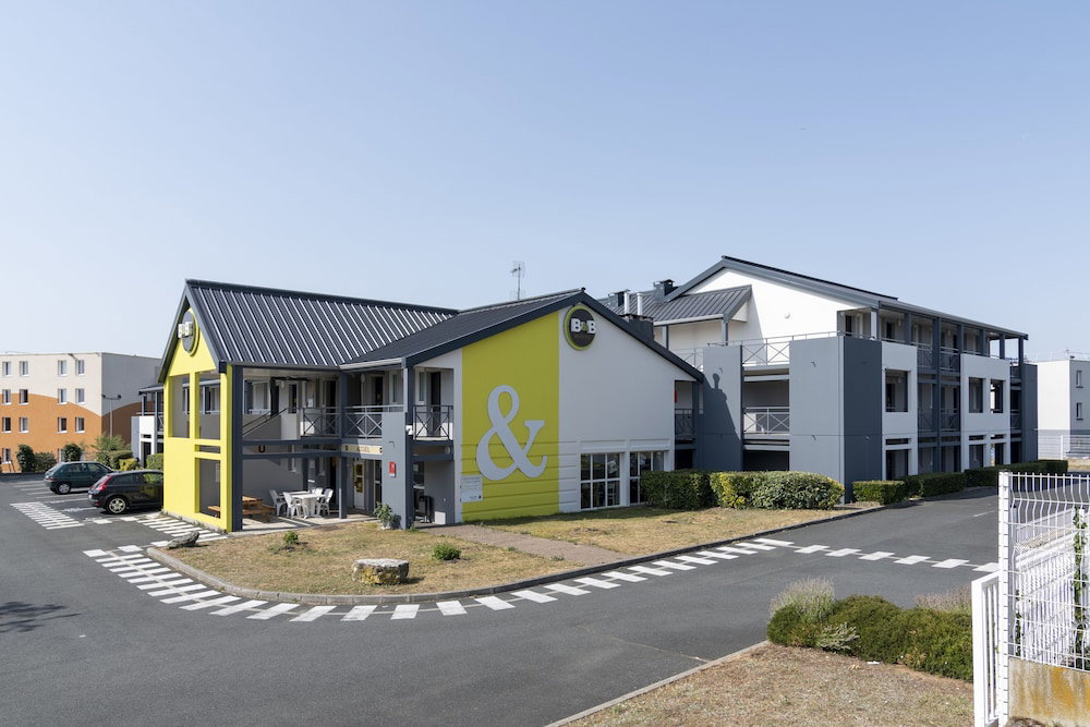 Hotel · B&B HOTEL Châteauroux Aéroport, Deols