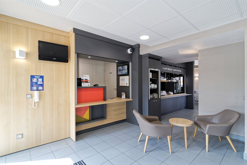 B&B HOTEL Châteauroux Aéroport, Deols, France