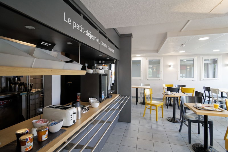 B&B HOTEL Châteauroux Aéroport, Deols, France