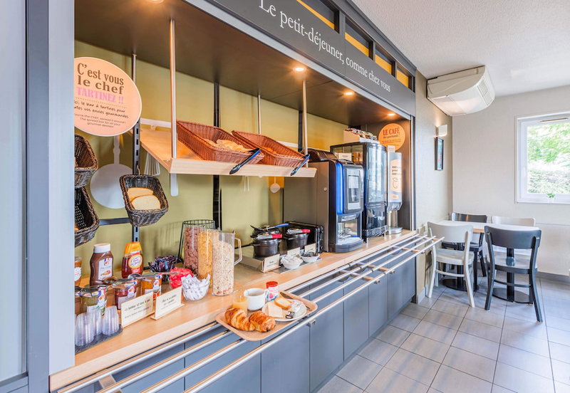 B&B HOTEL Mulhouse Ile Napoléon, Illzach, France