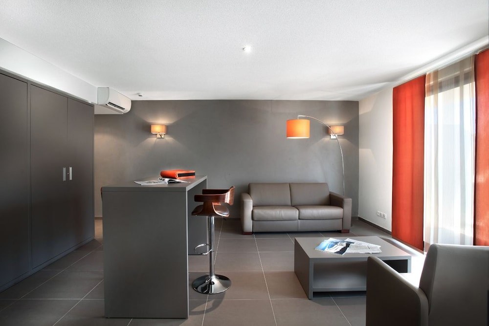 Hotel Seventeen, France