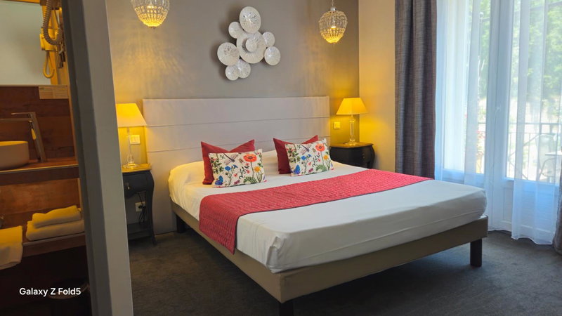 Brit Hotel Acacias, Arles, France
