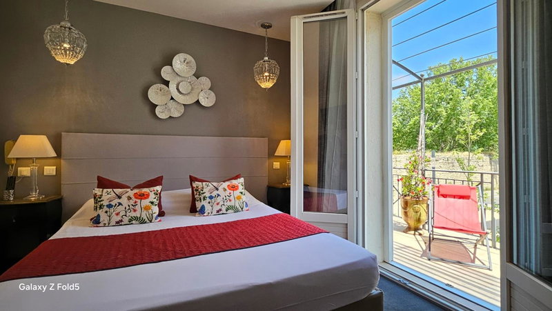 Brit Hotel Acacias, Arles, France
