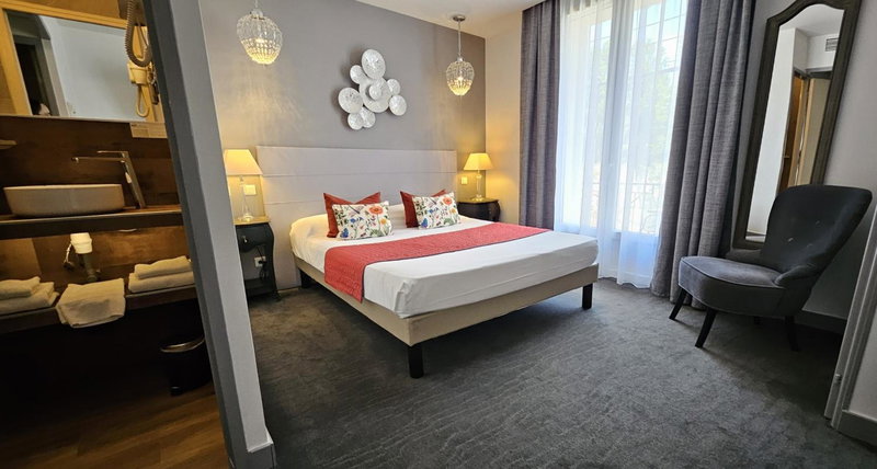 Brit Hotel Acacias, Arles, France