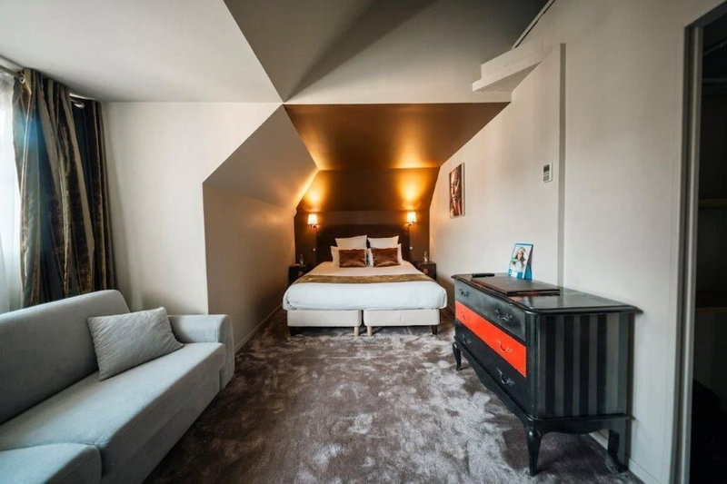 BRIT HOTEL PRIVILEGE LISIEUX – La Villa des Arts, Lisieux, France