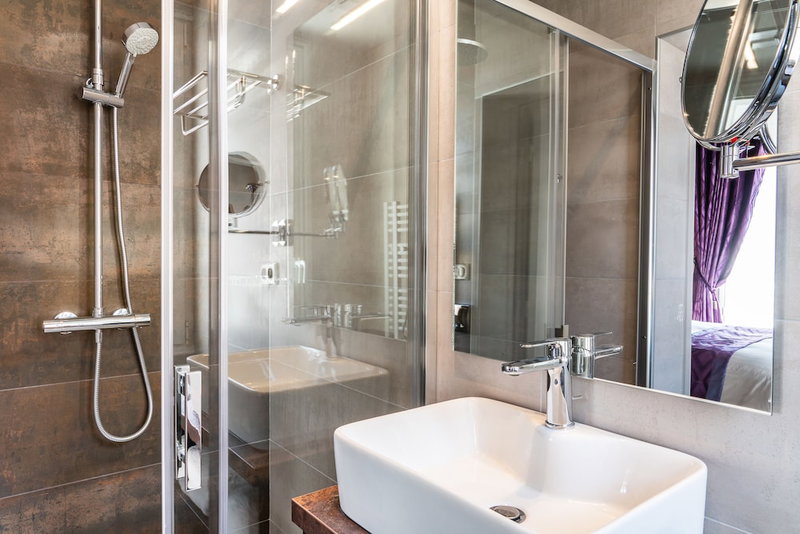 BRIT HOTEL PRIVILEGE LISIEUX – La Villa des Arts, Lisieux, France