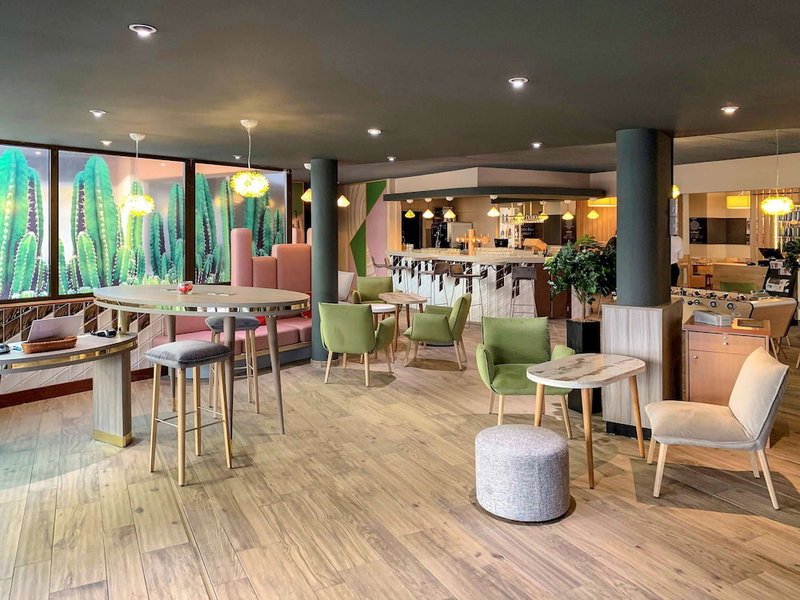 ibis Tours Centre Gare, Tours, France