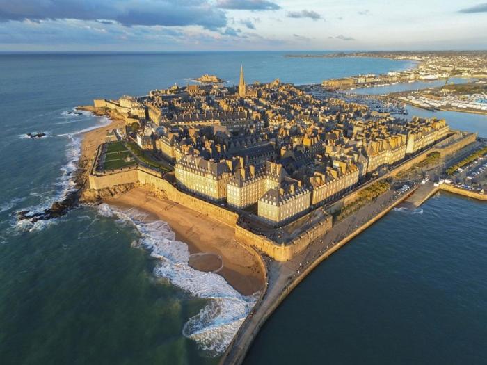 Hotel · Hôtel Alba Saint-Malo Plage du Sillon, Saint Malo