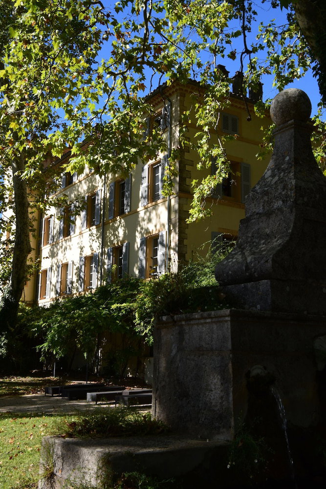 Hotel · Chateau Mentone, Saint-Antonin-du-Var
