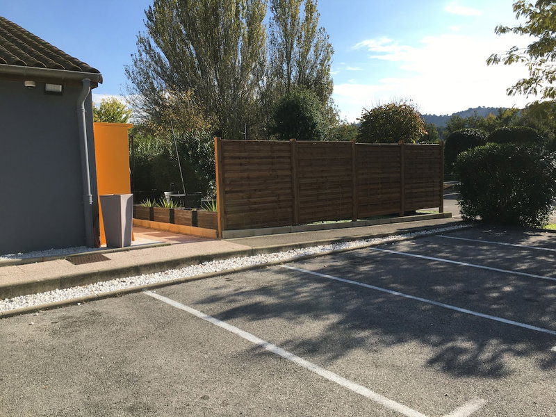 Kyriad Direct Marseille Est - La Valentine, La Penne-sur-Huveaune, France