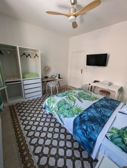 Auberge Nostradamus, Appartement 2, Salon-de-Provence, France