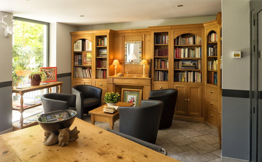 Residence Hotel Les Ducs De Chevreuse, Chevreuse, France